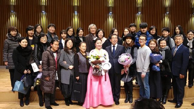 변종혁 예술감독 서울시 문화상 시상 12/4/2014 <br> Award Seoul cultural medal to Byun Jonghyuk, Aritistic Dire